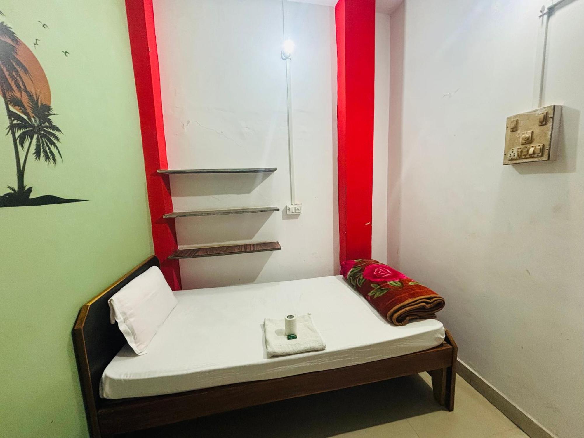 Indra Paying Guest House Bénarès Extérieur photo